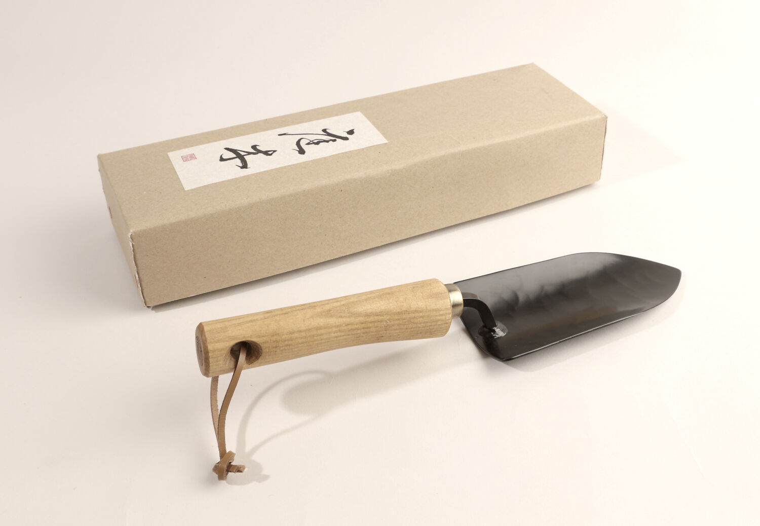 Niwaki Moku Trowel Small Handgeschmiedete Pflanzkelle - 277 mm